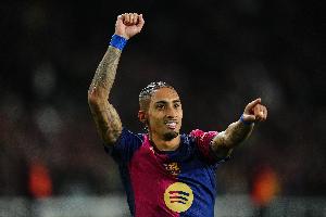 记者：沙特9000万欧报价拉菲尼亚，提出年薪约3000万欧的诱人合同