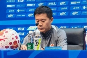 黄博文：今天比赛除比分其他都是完美的，这么踢下去胜利会到来