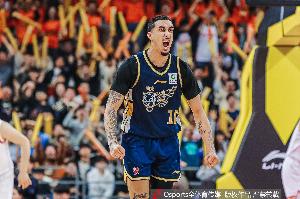 都神准！北京全队首节三分6投4中&命中率66.7% 广东三分9中5