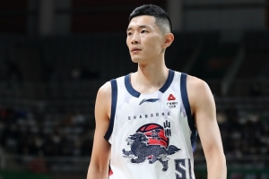 拼尽全力！陈林坚16投8中&三分12中5得21分1板1助 得分全场最高