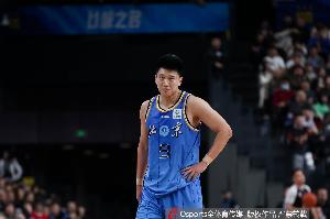 难救主！雷蒙25分钟6中4贡献12分2板 三分3中2
