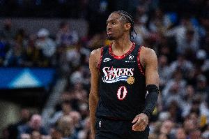正负值-35并列最低！马克西16中6拿17分4助 三分7中1