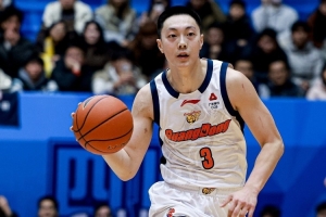 媒体人：胡明轩不可能故意弄伤赵睿 两人的关系没什么好质疑的