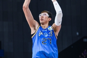 媒体人：北京买周琦要的就是他这种表现和作用 可惜太少见了