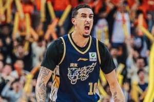 奎因：如果我被夹击或遇到防守压力大时会传球 我对队友有信心