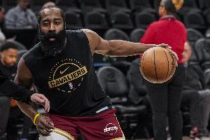 哈登：我不看电视 也不刷任何东西 每天醒来就只打篮球