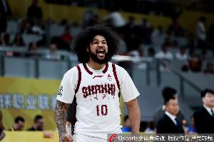 你适合摆烂！戴申·尼克斯6中2得到7分1板1助 失误高达4个