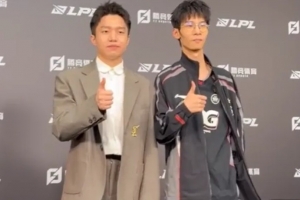 Clearlove：Angel在场下看sinian打比赛，可能也会有些感悟