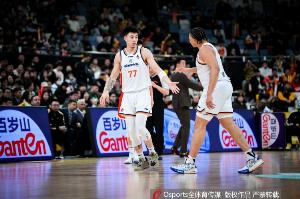 记者：张镇麟真的是从1号位防到5号位 防守的摇摆性太强了