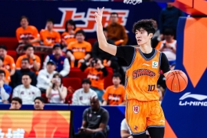偰李永炜：感谢卢伟指导信任我 自己从防守做起 为队友创造机会