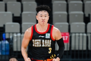 有失水准！贺希宁11中3&三分球4中0仅拿6分4板3助