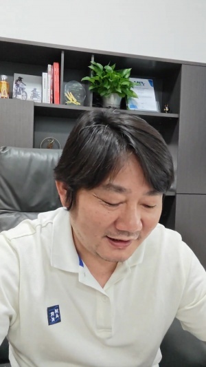 张雪谈负面舆论：回怼不就正中下怀了吗？反正认真做事情吧