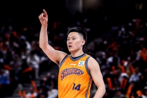 不理想！李弘权三分9中3拿16分 李添荣6中0颗粒无收