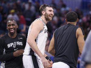 你才是吉祥物！卢克·科内特近五年已经四次打进了分区决赛