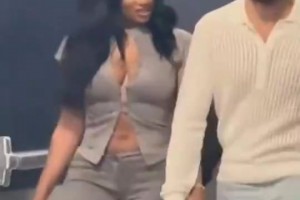 之前是真的恩爱！克莱赛后曾与女友马冬梅手挽手离开球馆