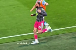 笑死曼城绝杀后，跑来一起庆祝的胡桑诺夫和多纳鲁马打起来了