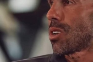 特维斯：是我甩了足球！现在球都不想碰，怀念是不可能怀念的！