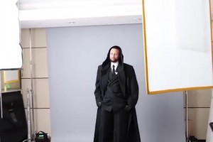 小学生穿这么酷！库里携妻子阿耶莎盛装出席Met Gala