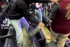 拓媒：球队无法指望杨瀚森下赛季场均打24分钟 需补强中锋！